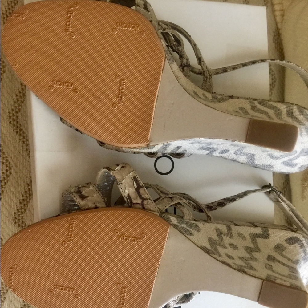 Sold locally - AUTHENTIC Manolo Blahnik Python - Picture 8 of 8